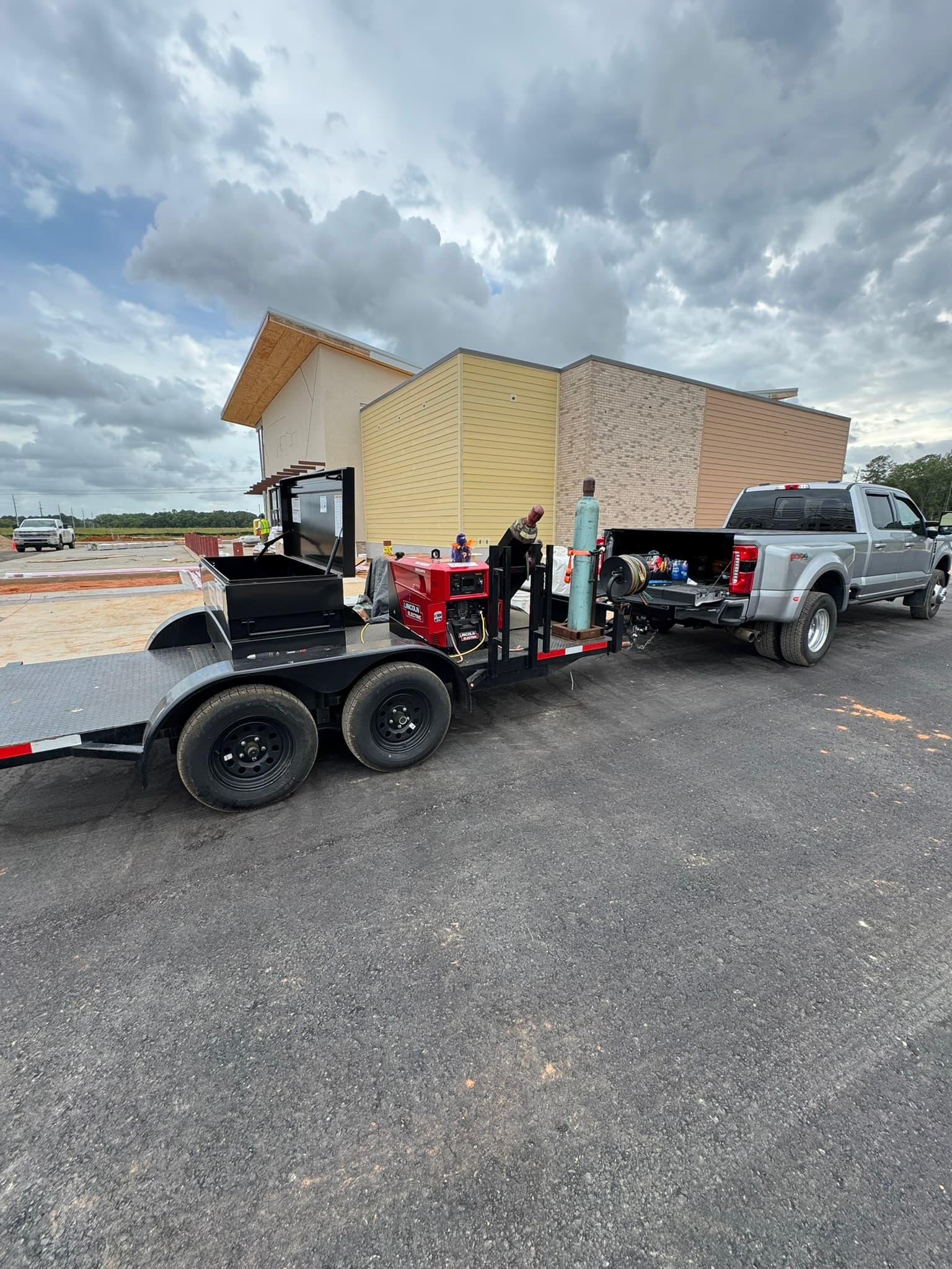 Commercial welding rig on site